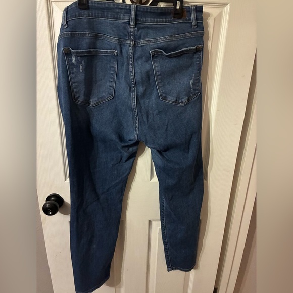 Judy Blue Women’s Distressed Jeans - Picture 8 of 8